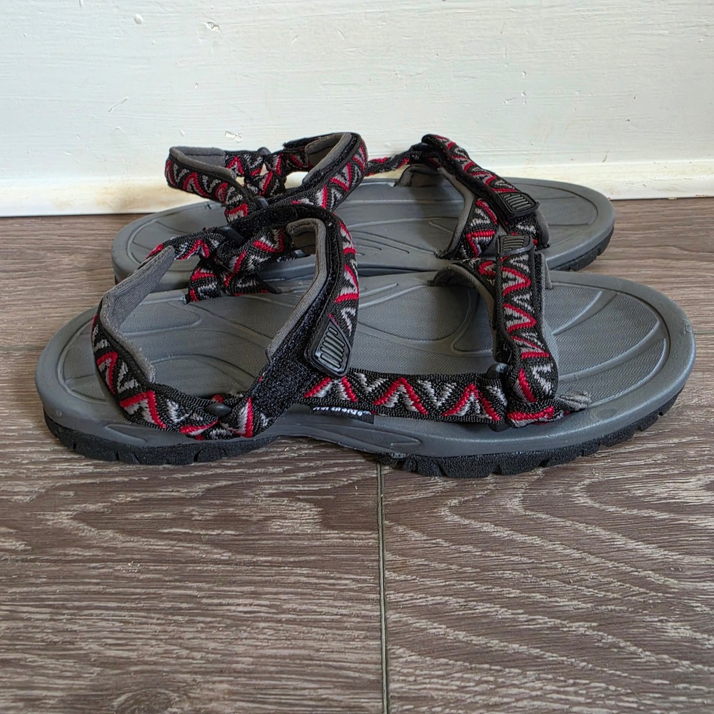 Northside Womens Burke Sport Sandals Size 7 Grey Red Black Geometric Strappy